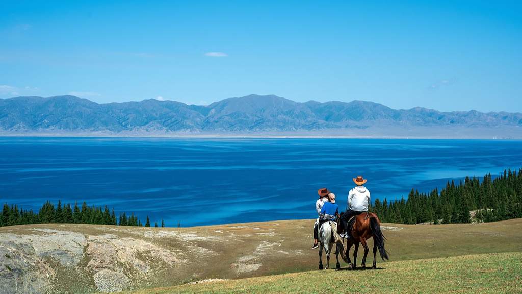 “遇见赛湖 蓝冰之约”――第八届赛里木湖 冰雪旅游季嘉年华开幕 - 游走吧旅游科普资讯网