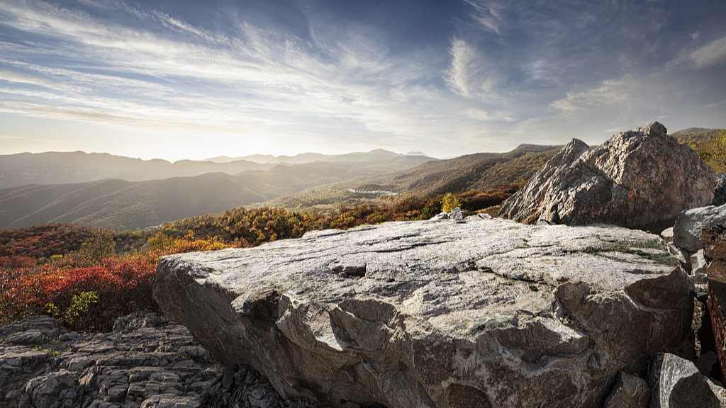 微山湖畔：精美的石头会唱歌（走进乡土中国） - 游走吧旅游科普资讯网