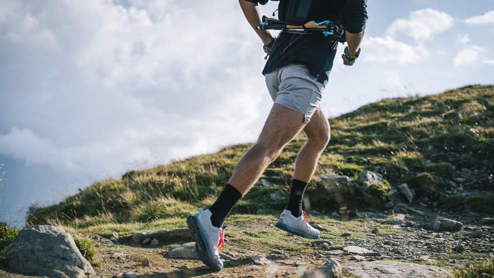 新华社评夜爬冰晶顶两人遇难：户外运动不是铤而走险 - 游走吧旅游科普资讯网