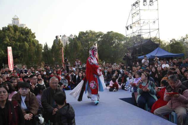 “‘艺’齐乐民星大擂台优秀节目展演”在福州举办(图2)