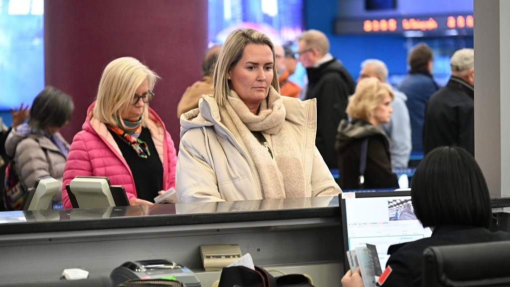 去年超2000万外国人免签入境，政协委员建言如何疏解入境游“堵点” - 游走吧旅游科普资讯网