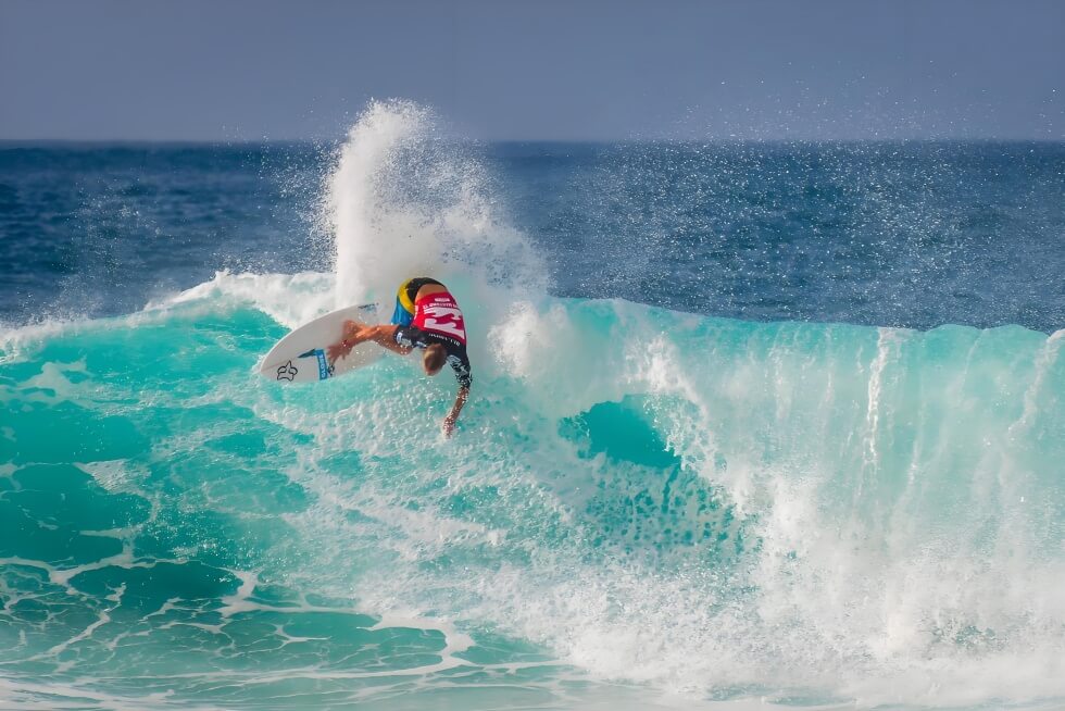 海南万宁日月湾冲浪初体验:新手需要知道的费用与避坑指南..(图1) 海南万宁日月湾冲浪初体验:新手需要知道的费用与避坑指南..(图1)