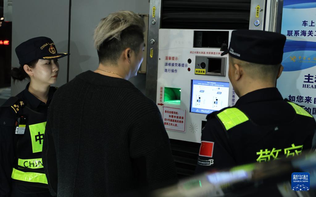 “粤车南下”入境香港市区正式实施 粤港“双向奔赴”加速大湾区融合 - 游走吧旅游科普资讯网