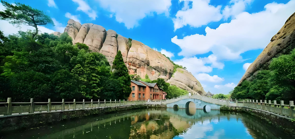 上饶穷游攻略 - 10个免费景点清单:不花一分钱玩到嗨!..(图1) 上饶穷游攻略 - 10个免费景点清单:不花一分钱玩到嗨!..(图1)