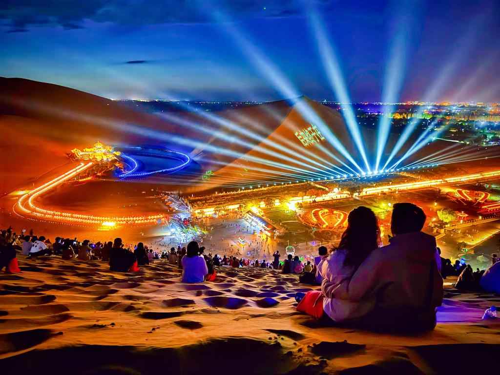 “支支串飞”航线激活西部丝路游(图1) “支支串飞”航线激活西部丝路游(图1)