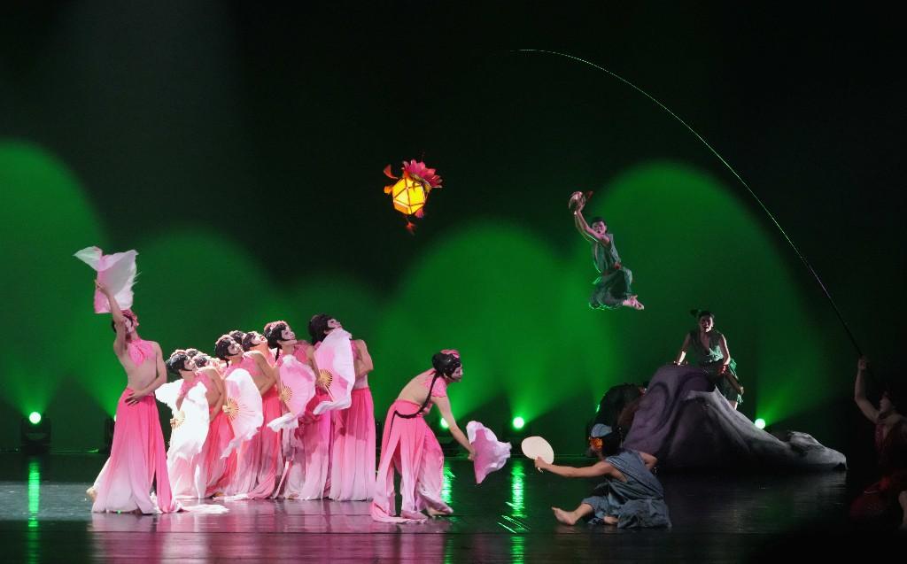 中国舞蹈荷花奖精品巡演走进长沙(图2) 中国舞蹈荷花奖精品巡演走进长沙(图2)