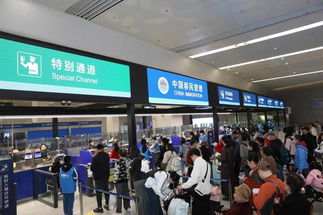 广州国际邮轮旅游迎来十周年,南沙边检保障200万余旅客顺畅通关(图4) 广州国际邮轮旅游迎来十周年,南沙边检保障200万余旅客顺畅通关(图4)