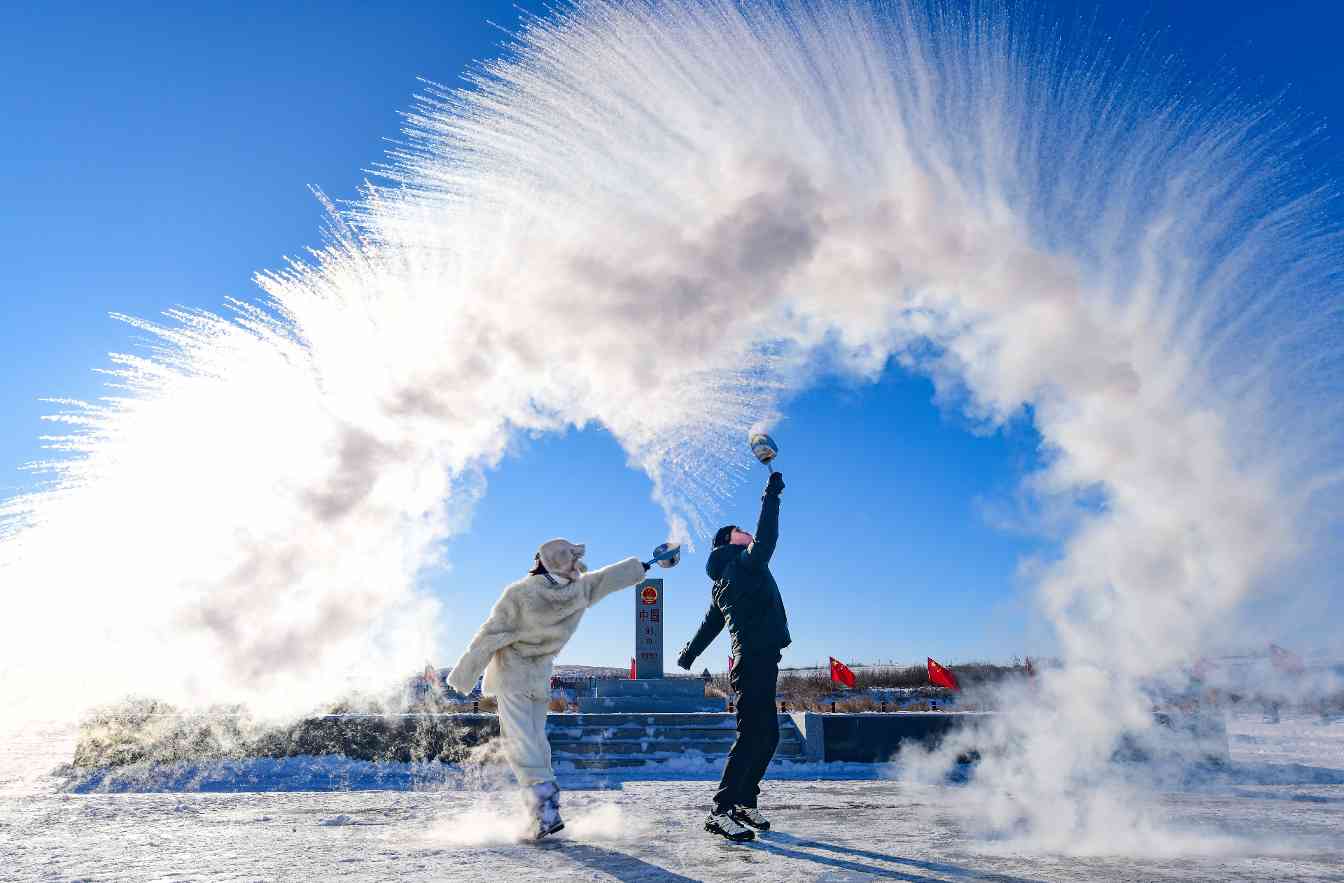 内蒙古黑山头口岸景区：丰富冰雪产品供给 释放冰雪经济动能(图3)