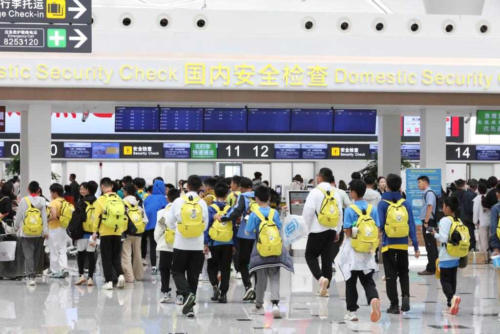 “支支串飞”航线激活西部丝路游(图2) “支支串飞”航线激活西部丝路游(图2)