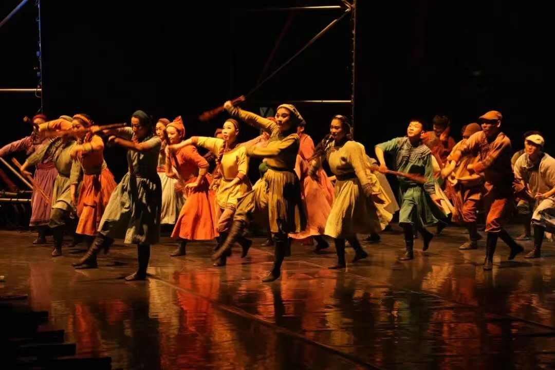 “乌兰牧骑神州行”进京演出活动落幕(图2) “乌兰牧骑神州行”进京演出活动落幕(图2)