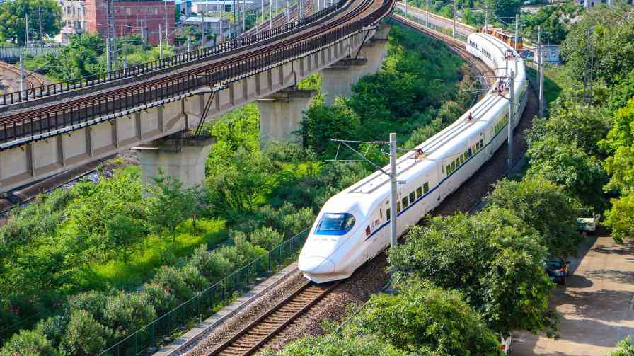 1至10月全国铁路发送旅客39.5亿人次 开行旅游列车2049列 - 游走吧旅游科普资讯网