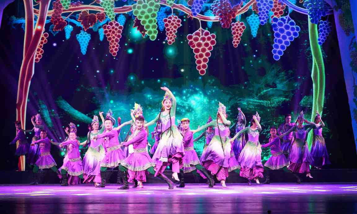 新疆大型音舞诗《吐鲁番的葡萄会唱歌》走进湖南(图2) 新疆大型音舞诗《吐鲁番的葡萄会唱歌》走进湖南(图2)