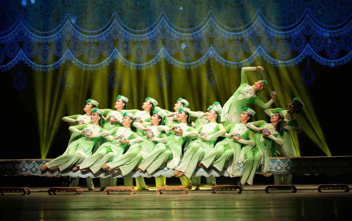 新疆大型音舞诗《吐鲁番的葡萄会唱歌》走进湖南(图4) 新疆大型音舞诗《吐鲁番的葡萄会唱歌》走进湖南(图4)