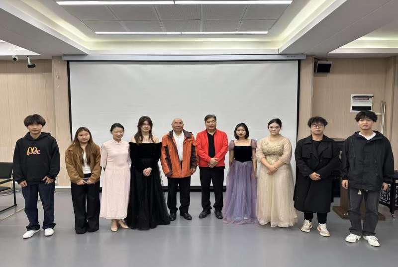 老艺术家文化志愿服务工程走进重庆旅游职业学院(图9)