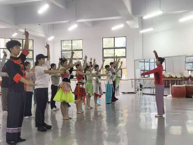 老艺术家文化志愿服务工程走进重庆旅游职业学院(图10)